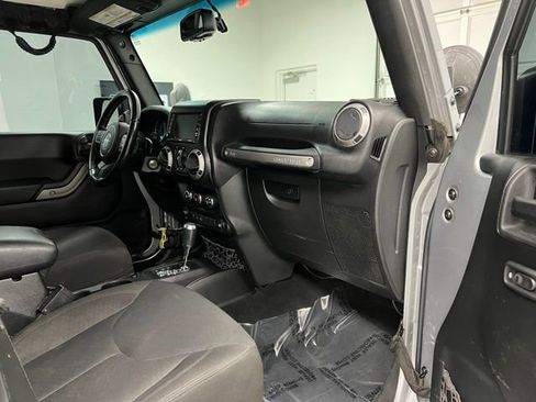 Used 2015 Jeep Wrangler Unlimited Sport w/ Quick Order Package 24S AWD/4WD image 49