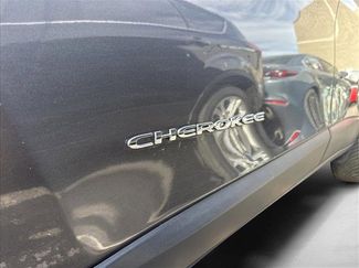 Used 2016 Jeep Cherokee Latitude w/ Comfort/Convenience Group video 3