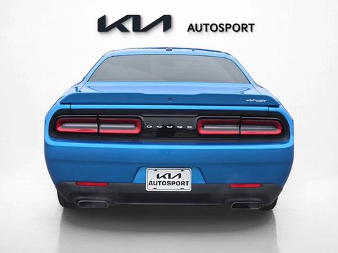 Used 2018 Dodge Challenger R/T image 9