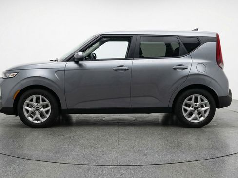 Used 2025 Kia Soul LX w/ LX Technology Package FWD image 5