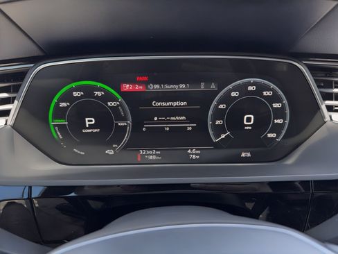 Used 2022 Audi e-tron Premium image 26