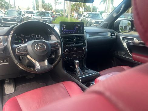 Used 2022 Lexus GX 460 Premium w/ Accessory Package AWD/4WD image 14