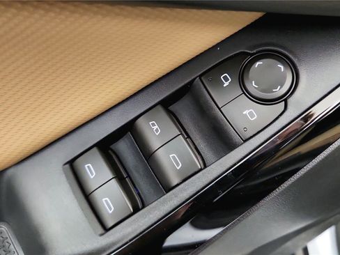 New 2026 Chevrolet Equinox ACTIV w/ Convenience Package III FWD image 31