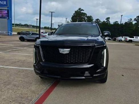 Used 2025 Cadillac Escalade ESV Sport w/ LPO, ONYX Package AWD/4WD image 2