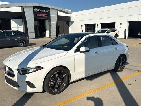 Used 2021 Mercedes-Benz A 220 4MATIC image 1