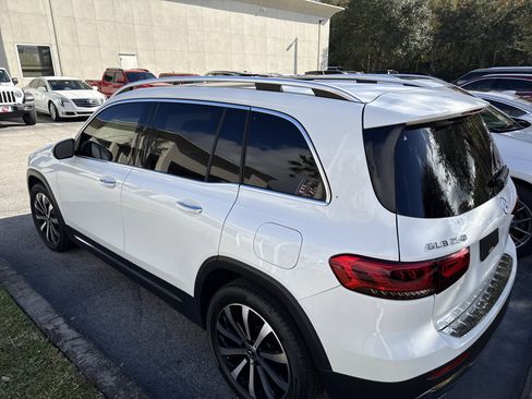Used 2022 Mercedes-Benz GLB 250 image 4