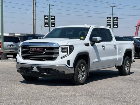 Used 2022 GMC Sierra 1500 SLT AWD/4WD image 3