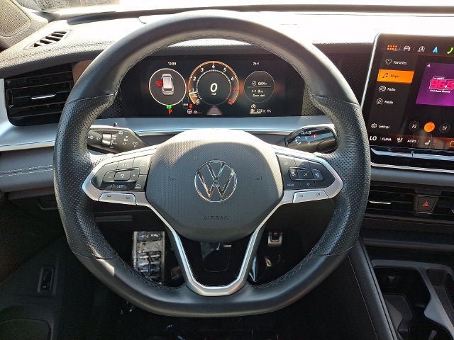Used 2025 Volkswagen Tiguan SE R-Line AWD/4WD image 20