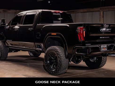 Used 2024 GMC Sierra 2500 AT4 w/ AT4 Premium Plus Package AWD/4WD image 7