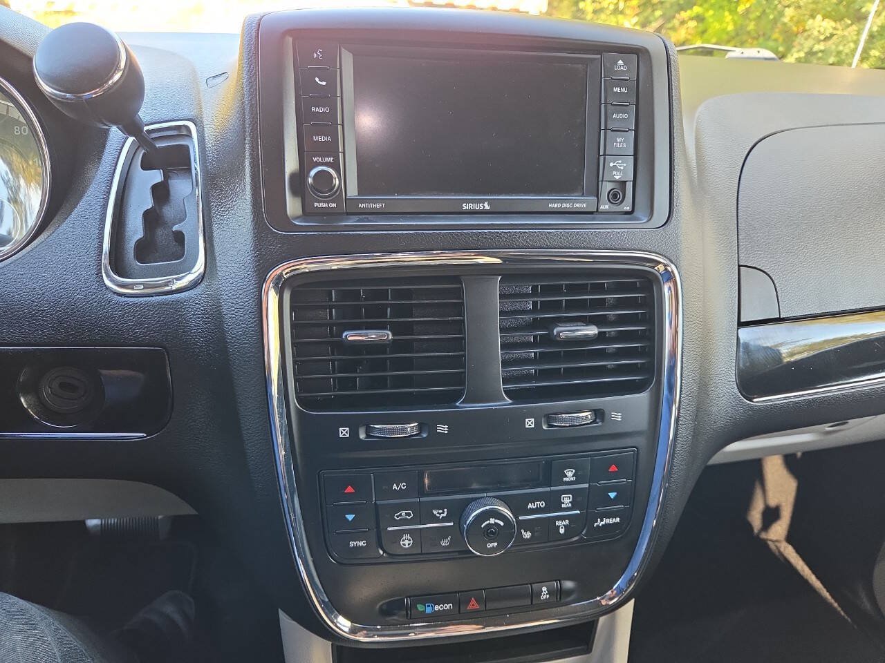 Used 2018 Dodge Grand Caravan SXT w/ Driver Convenience Group FWD image 13