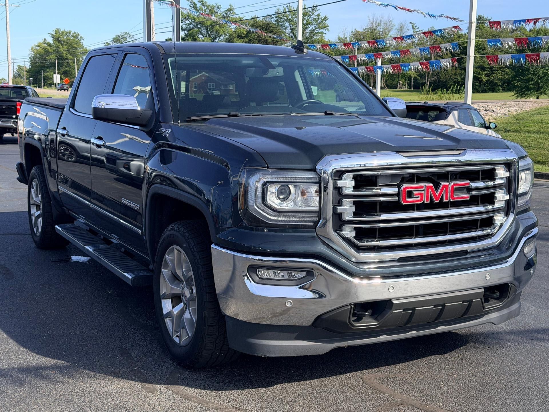 Used 2017 GMC Sierra 1500 SLT w/ SLT Premium Package AWD/4WD image 3