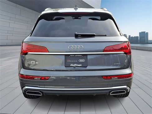 Certified 2025 Audi Q5 2.0T Premium Plus w/ Premium Plus Package image 5