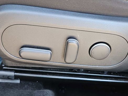 Certified 2025 Hyundai Kona SEL image 17