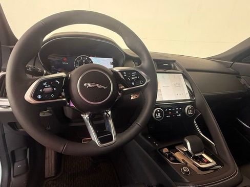 New 2024 Jaguar E-PACE R-Dynamic SE image 19
