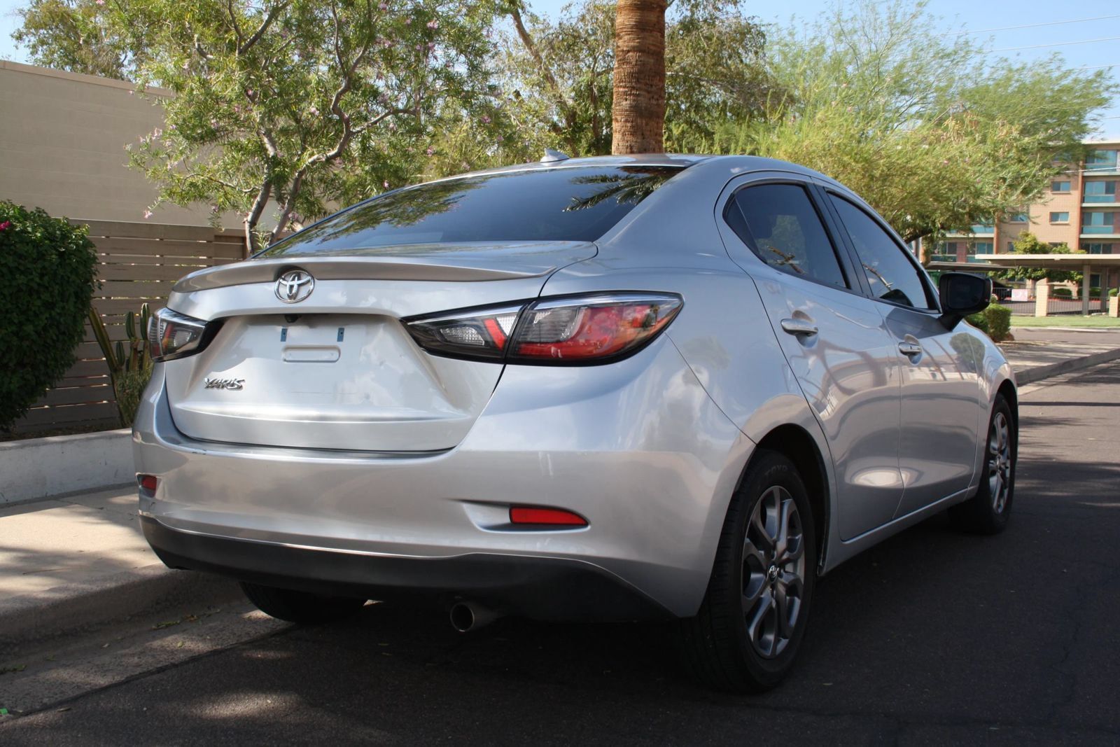 Used 2020 Toyota Yaris LE FWD image 4