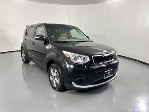 Used 2017 Kia Soul EV FWD image 3