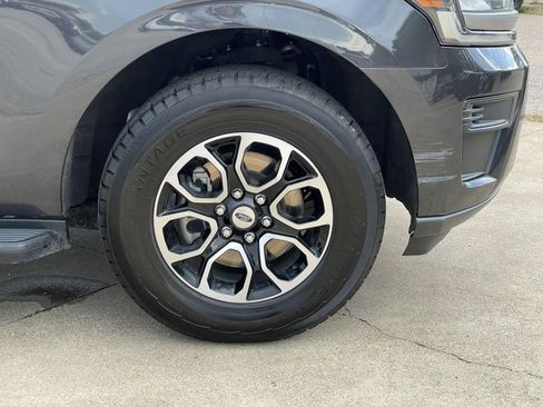 Used 2024 Ford Expedition XLT RWD image 55