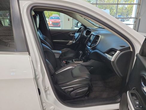 Used 2018 Jeep Cherokee Latitude Plus image 53