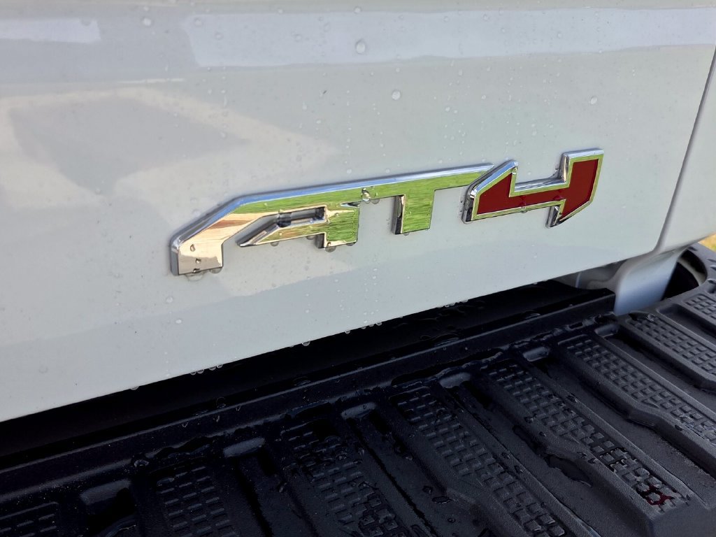 Used 2023 GMC Sierra 1500 AT4 w/ AT4 Premium Package AWD/4WD image 11