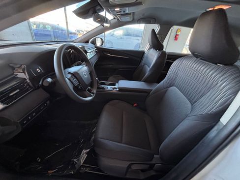 Used 2025 Toyota Camry LE image 31