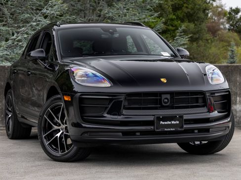Certified 2026 Porsche Macan AWD/4WD image 6