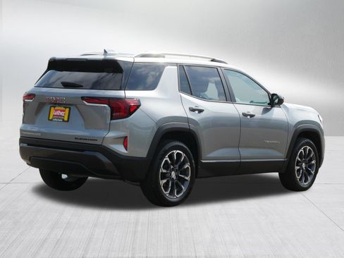 Used 2025 GMC Terrain Elevation w/ Elevation Premium Package AWD/4WD image 7
