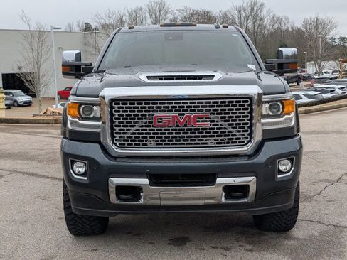 Used 2017 GMC Sierra 2500 Denali w/ Duramax Plus Package image 2