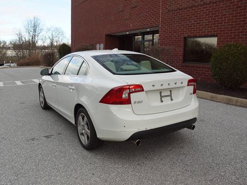 Used 2012 Volvo S60 T5 image 5