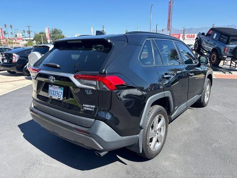 Used 2021 Toyota RAV4 Limited w/ Carpet Mat Package (TMS) AWD/4WD image 4