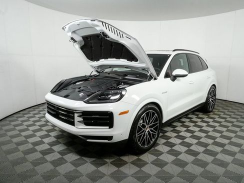 New 2026 Porsche Cayenne AWD image 36