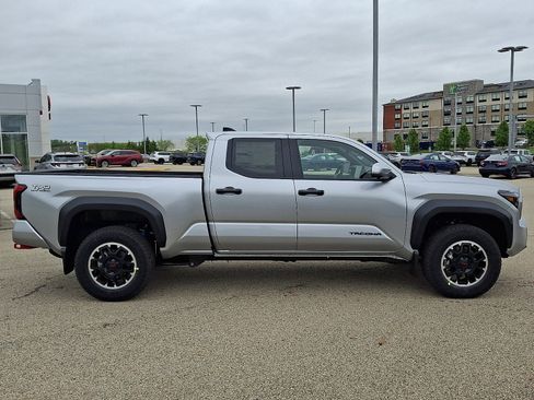 New 2026 Toyota Tacoma TRD Off-Road AWD/4WD image 5