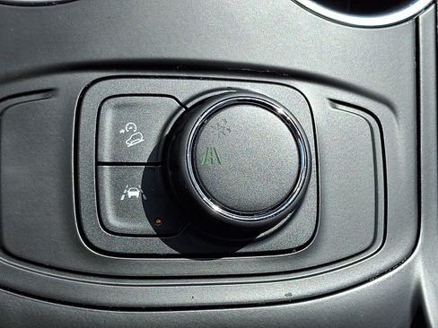 Used 2024 GMC Terrain SLE FWD image 24