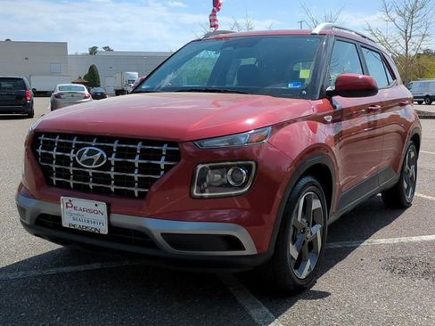 Used 2023 Hyundai Venue SEL w/ Cargo Package FWD image 8