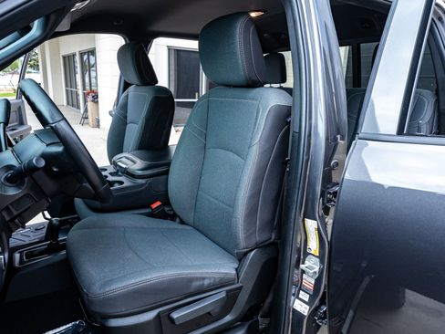 Used 2024 RAM 3500 Tradesman w/ Chrome Appearance Group image 31