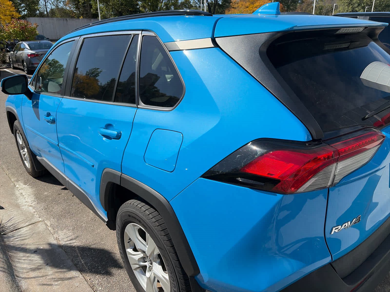 Certified 2019 Toyota RAV4 XLE w/ Protection Package AWD/4WD image 4