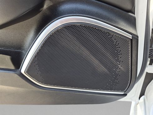 Used 2022 Alfa Romeo Giulia Veloce RWD image 13