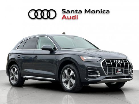 Used 2023 Audi Q5 Prestige AWD/4WD image 9