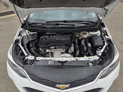 Used 2016 Chevrolet Cruze LT image 10