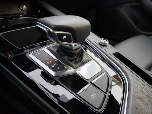 Used 2020 Audi A4 2.0T Premium image 25