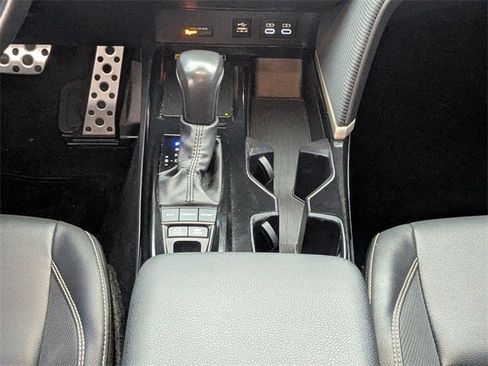 Used 2025 Toyota Camry SE image 18