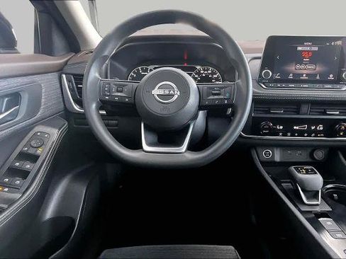 Certified 2023 Nissan Rogue SV FWD image 6