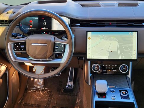 Certified 2023 Land Rover Range Rover SV AWD/4WD image 23
