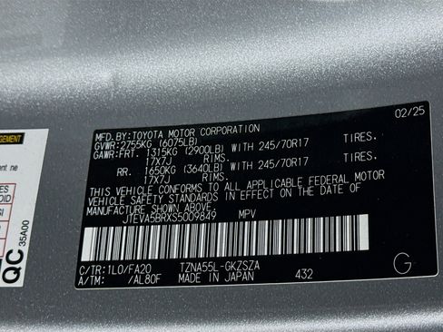 Certified 2025 Toyota 4Runner SR5 image 28