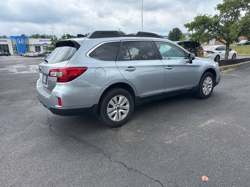 Used 2016 Subaru Outback 2.5i Premium w/ Popular Package #2 AWD/4WD image 21