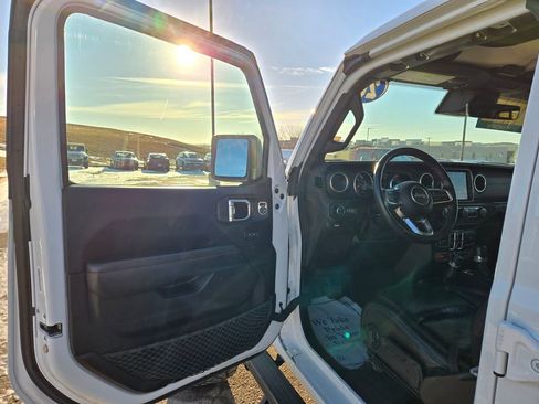 Used 2020 Jeep Gladiator Rubicon image 14