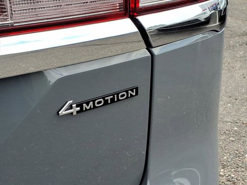 New 2026 Volkswagen Atlas SE image 9