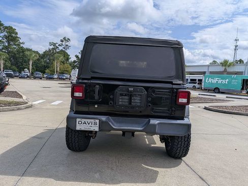 Used 2021 Jeep Wrangler Sport AWD/4WD image 4