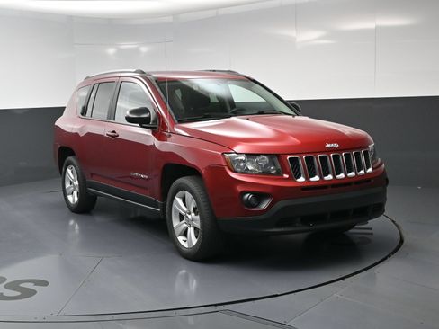 Used 2015 Jeep Compass Sport w/ Power Value Group AWD/4WD image 3