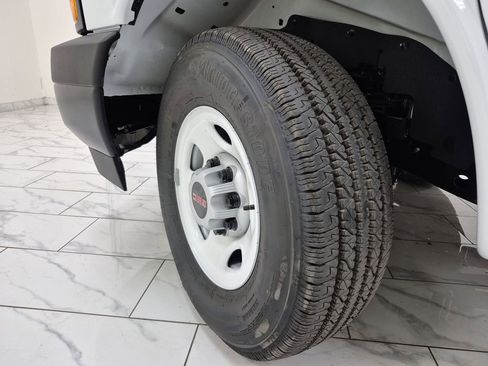 New 2025 GMC Savana 2500 Extended w/ Enhanced Convenience Package image 34