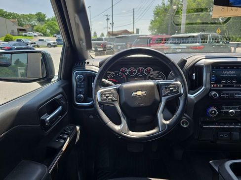 Used 2022 Chevrolet Silverado 1500 LT image 19